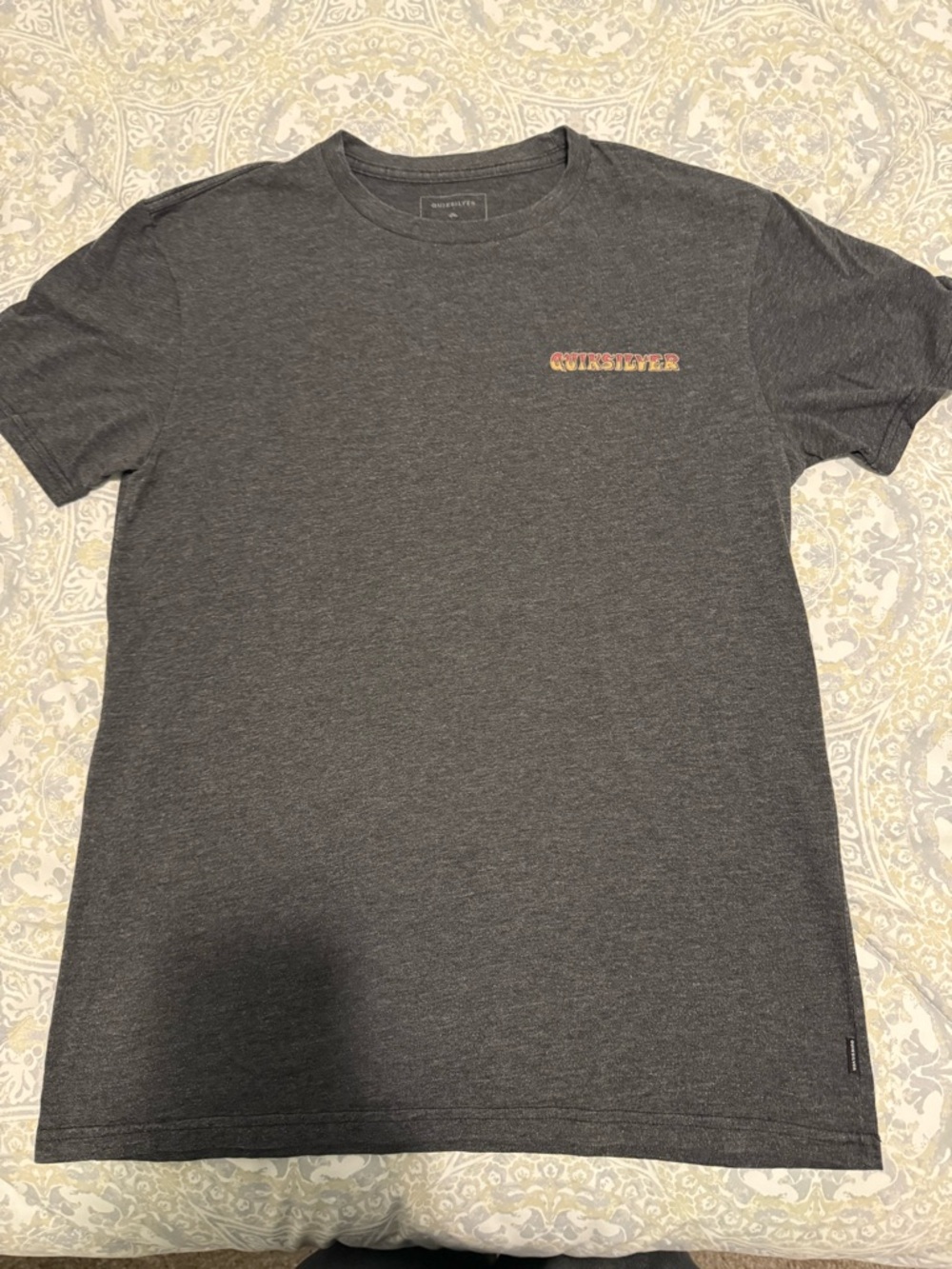 Quiksilver Men’s Charcoal Crewneck Tee with Small Multicolor Logo size small